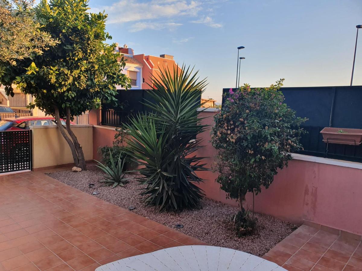 Calle Carlos Primero, Roda Exterior foto