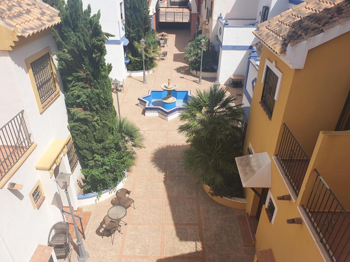 Calle Carlos Primero, Roda Exterior foto