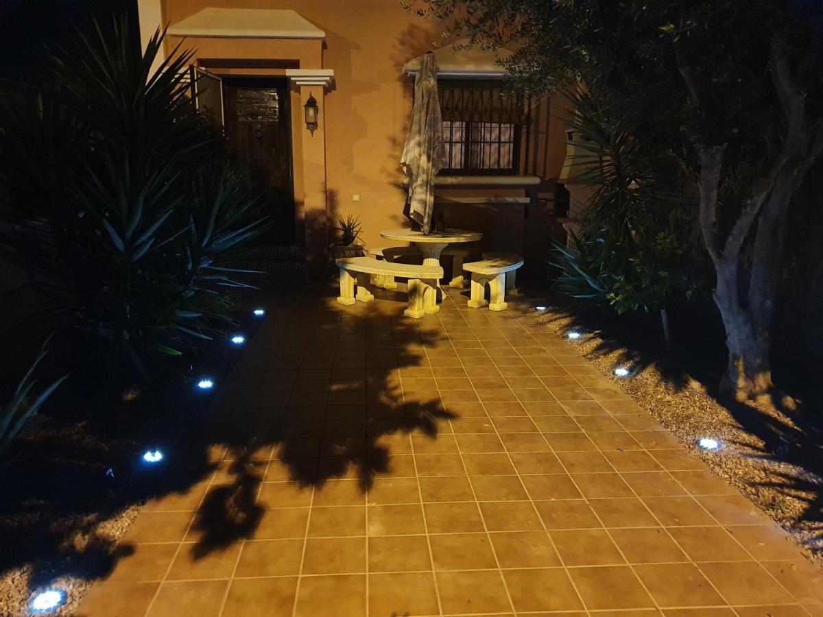 Calle Carlos Primero, Roda Exterior foto